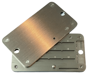 Manos de Acero - Placa de almacenamiento físico